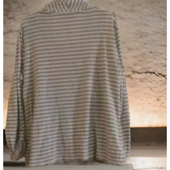 WHITE STAG Women's Size XL Gray Tank With Attached Gray And White  Cardigan - Picture 2 of 6